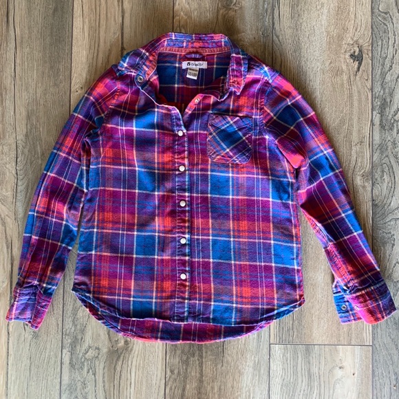 3/9$✌🏼pc. Girls shirt button down+FRIENDS t-shirt - Picture 1 of 4